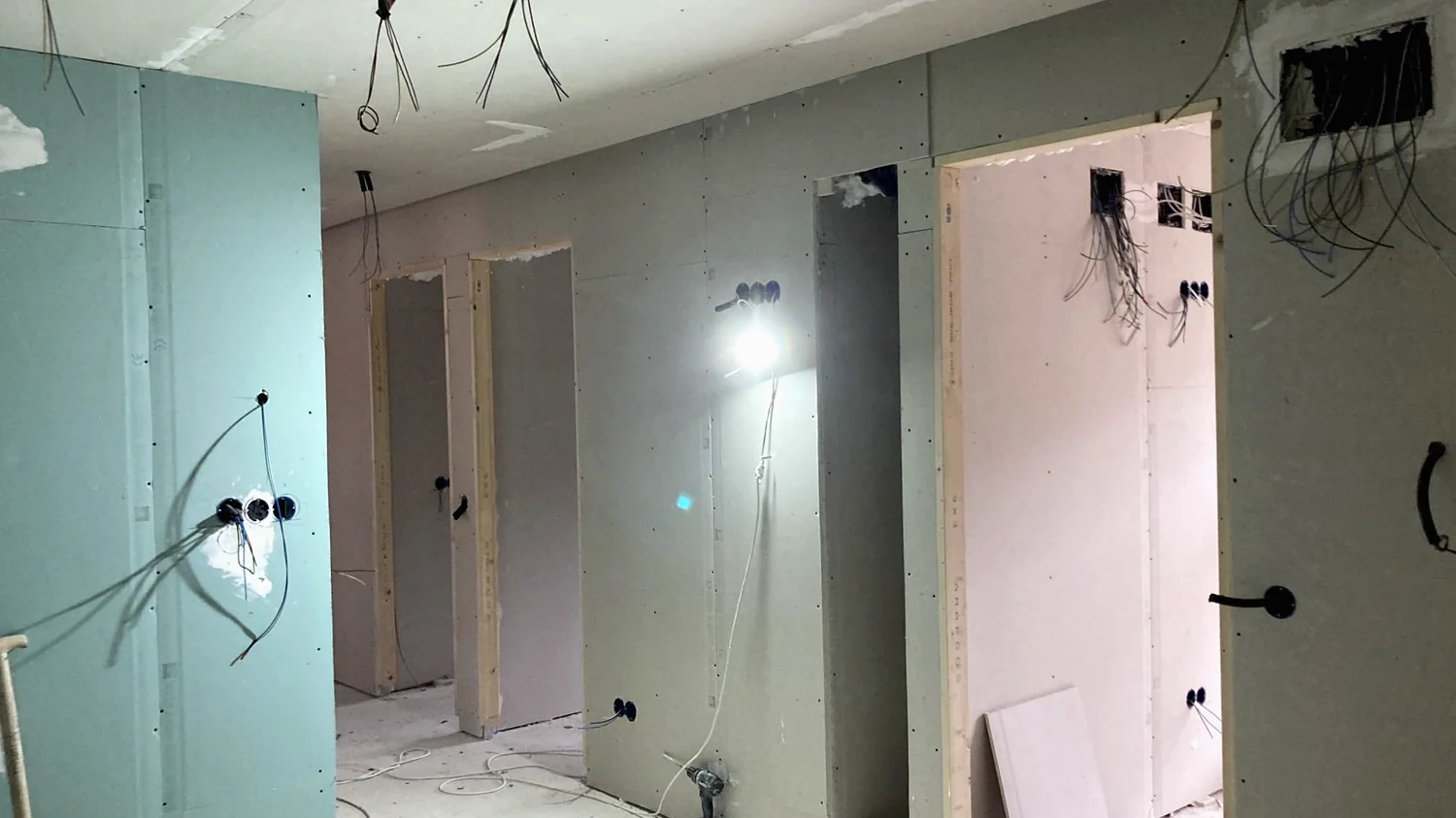 Pladur e instalación eléctrica · CM2 Obras y Construcciones